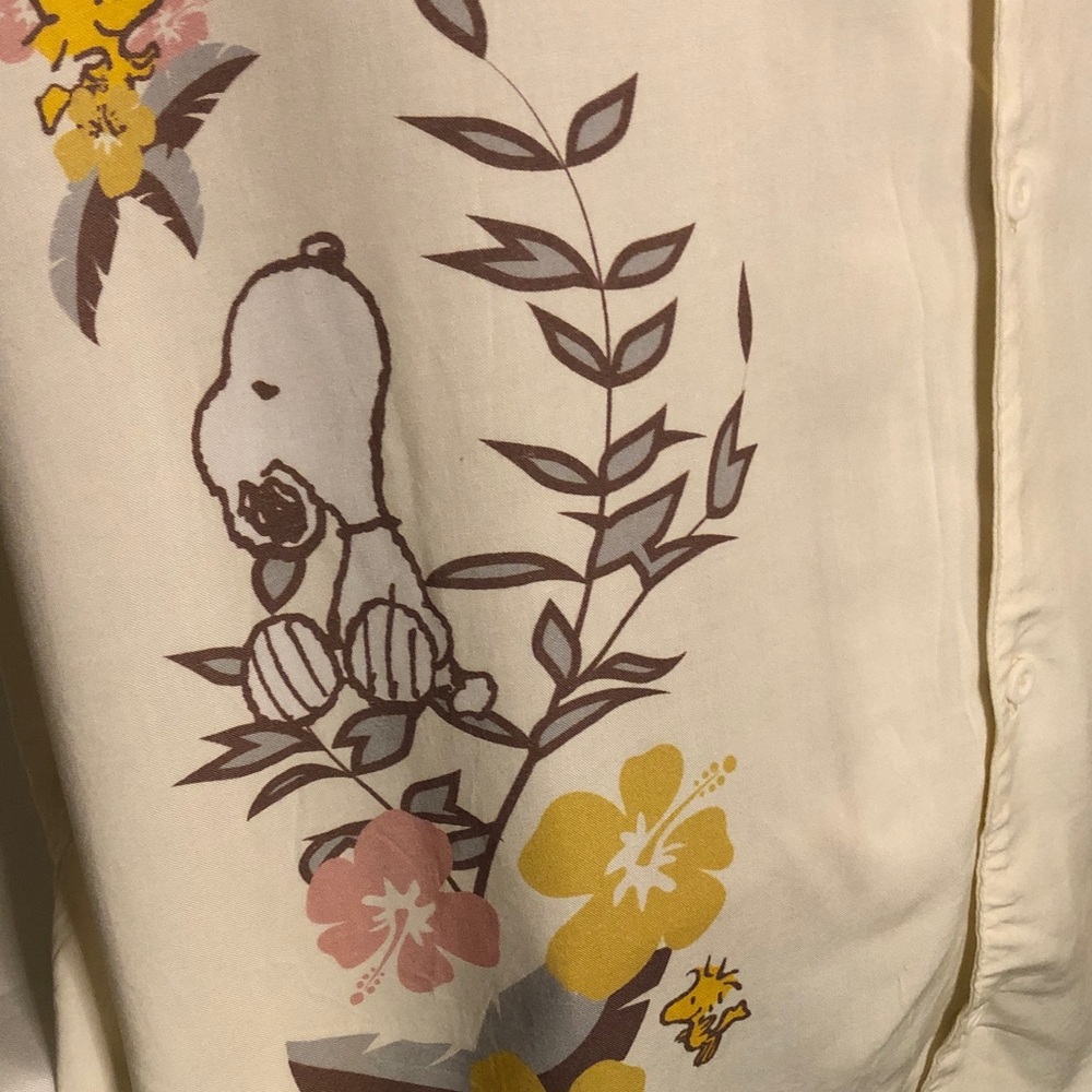 Peanuts Cream and Yellow Floral Button Down Shirt - Picture 9 of 14